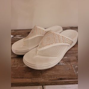 Crocs Monterey White Wedge Slip On Sandals Women's shimmer size 9W